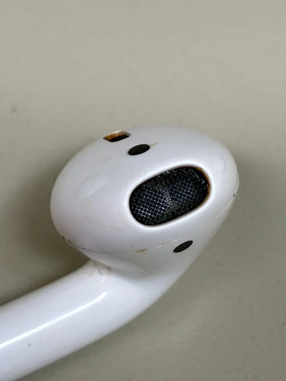 Apple AirPods 2nd Gen w/ Charging Case White Model A2031 Tested Working